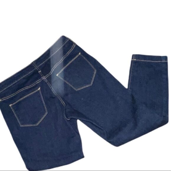 Universal Thread Ankle Jeans  - Picture 3 of 6